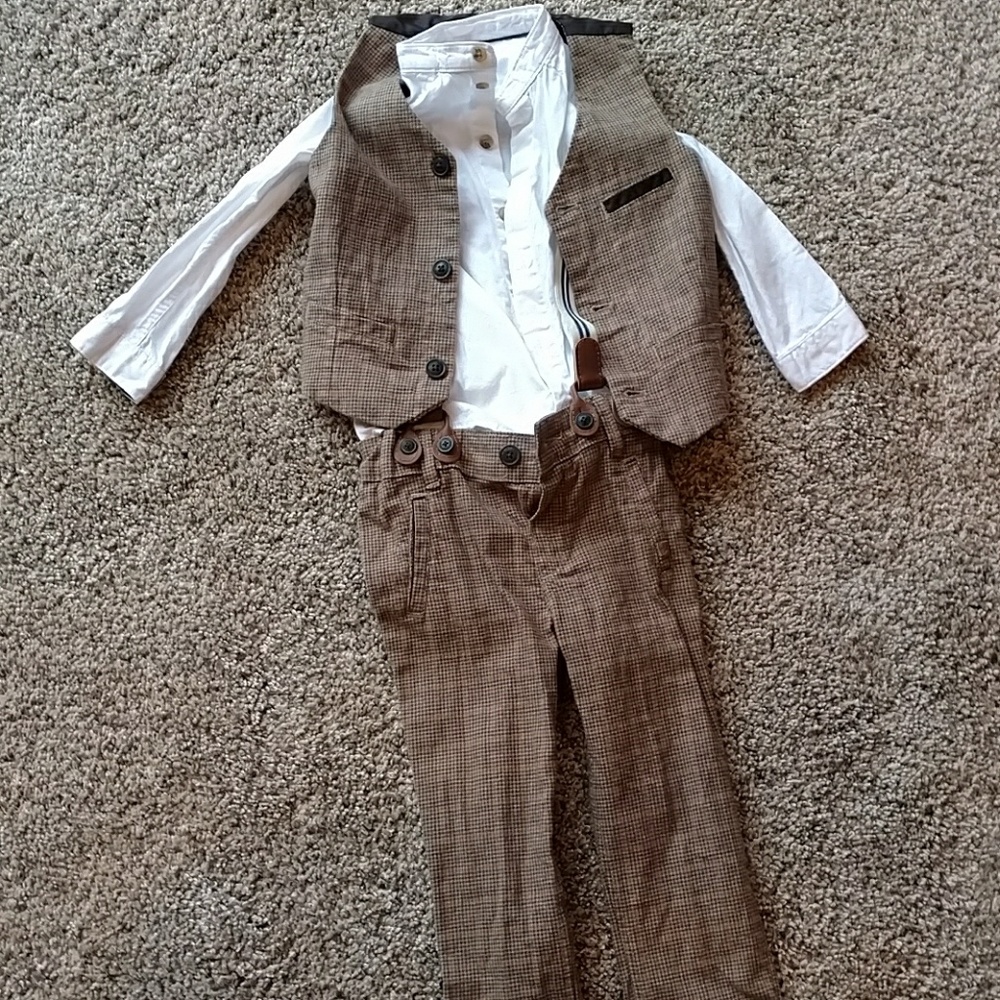 H&M boys 12 mo. Pants, shirt, beat and suspenders